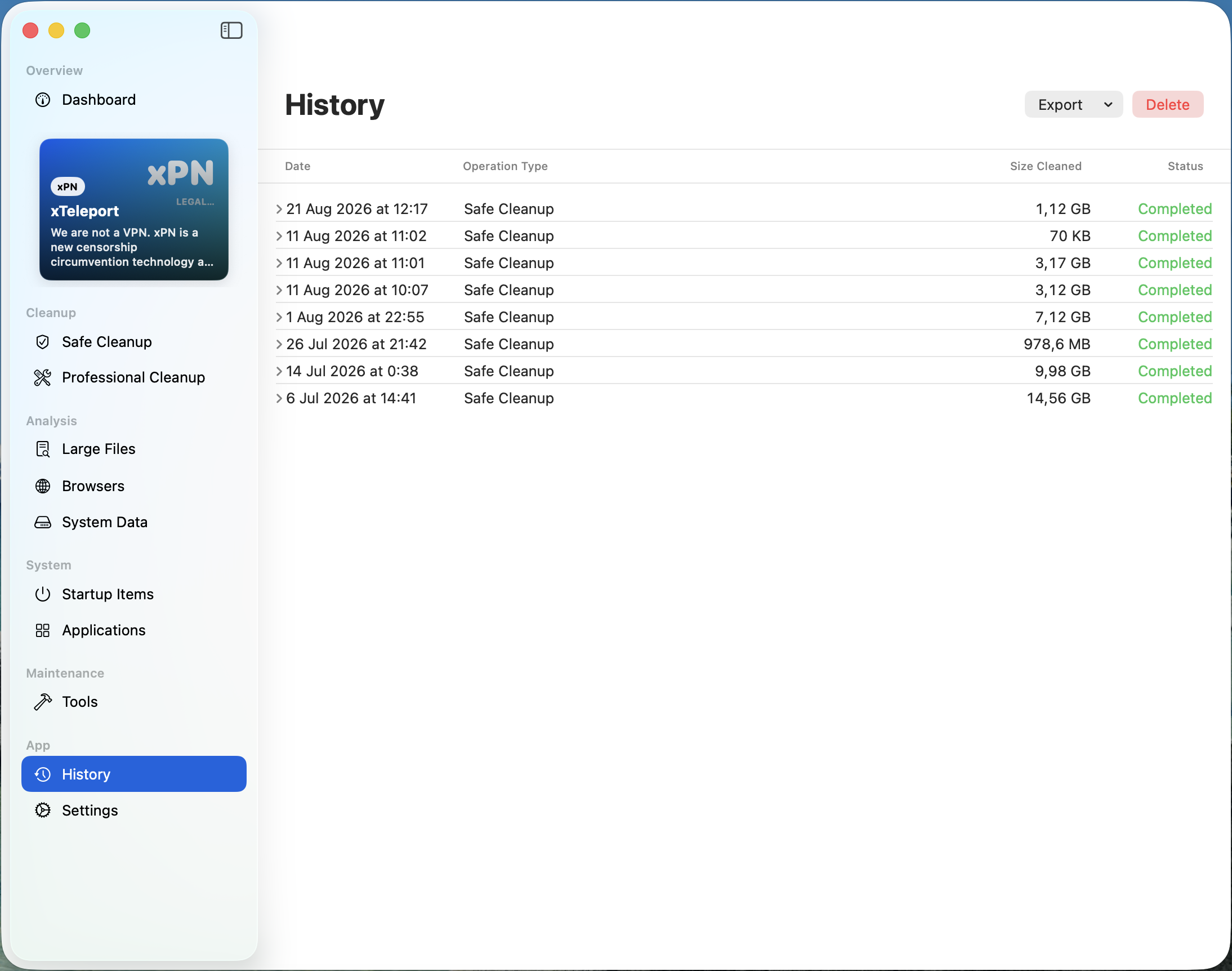 Clean & Fast screenshot: Chronological cleanup history log with reclaimed storage statistics